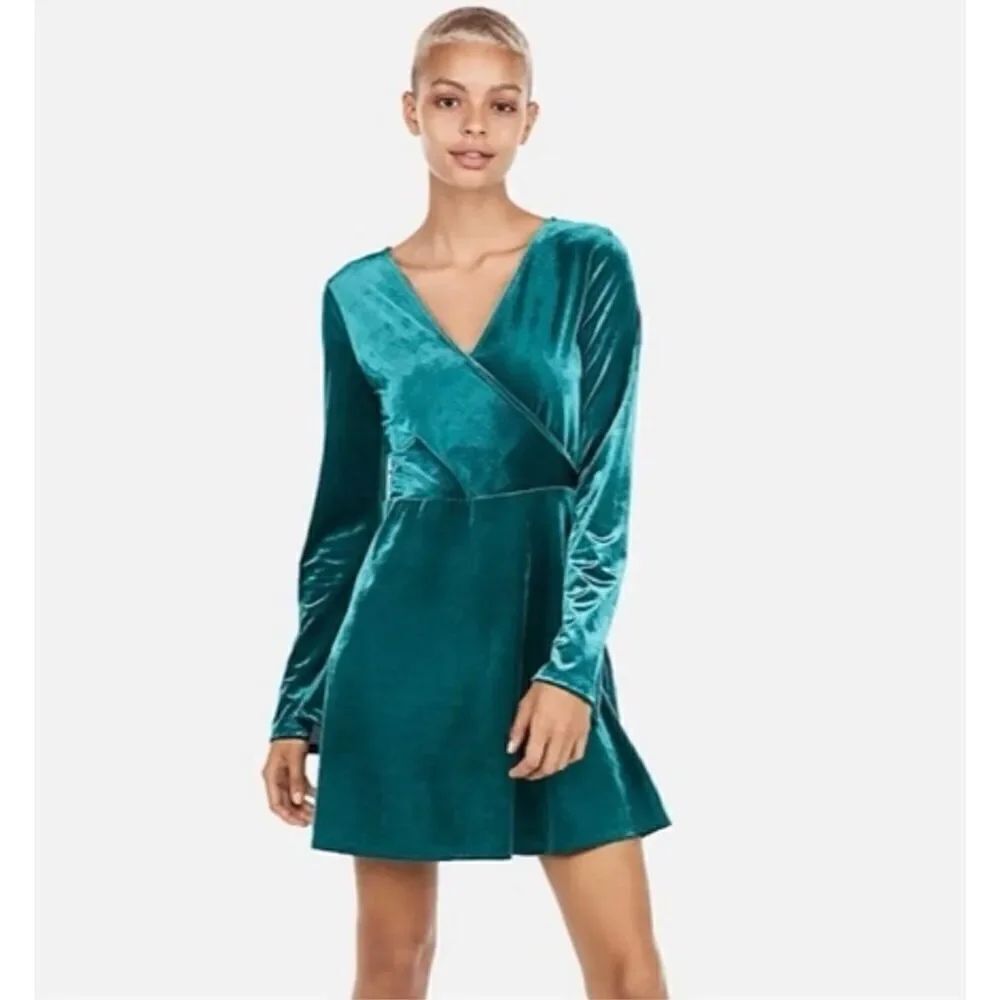Womens Express Emerald Crushed Velvet Surplice Fit and Flare Dress - Sz S